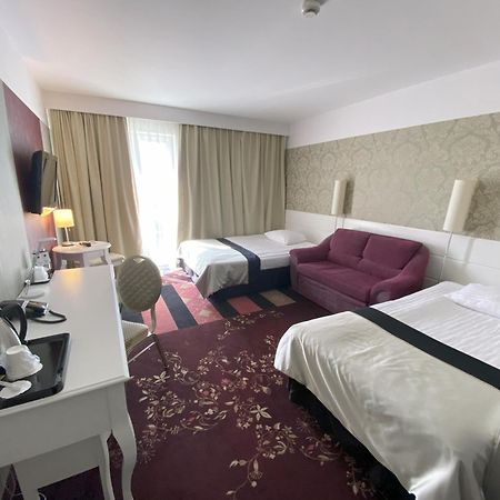 Hotel Lamberton 오와르제프 외부 사진
